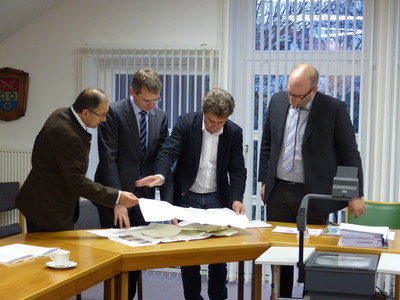 Zu Besuch in Hollenbach mit den Herren vom Amt f�r l�ndliche Entwicklung