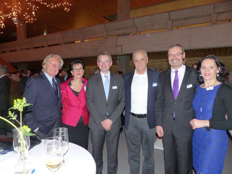 Von links nach rechts: Robert Bock, Barbara Hintermair, Peter Tomaschko, Heinz Arnold, Manfred Wolf und Claudia Fanacht